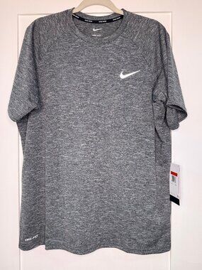 Nike Dri-Fit Men's Short Sleeve Grey T-Shirt Size Large Brand New